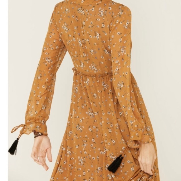 🧡THE LUCA FLORAL MAXI DRESS IN MUSTARD NWT - Picture 2 of 4
